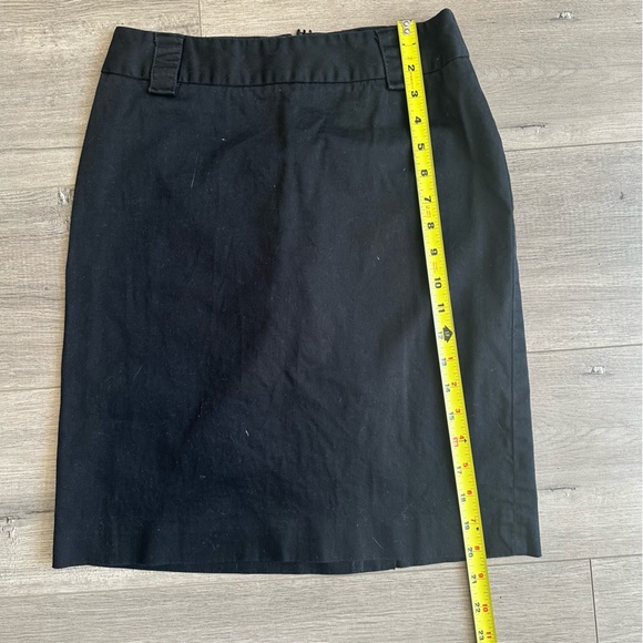 White House Black Market pencil skirt - size 0 - Picture 3 of 5
